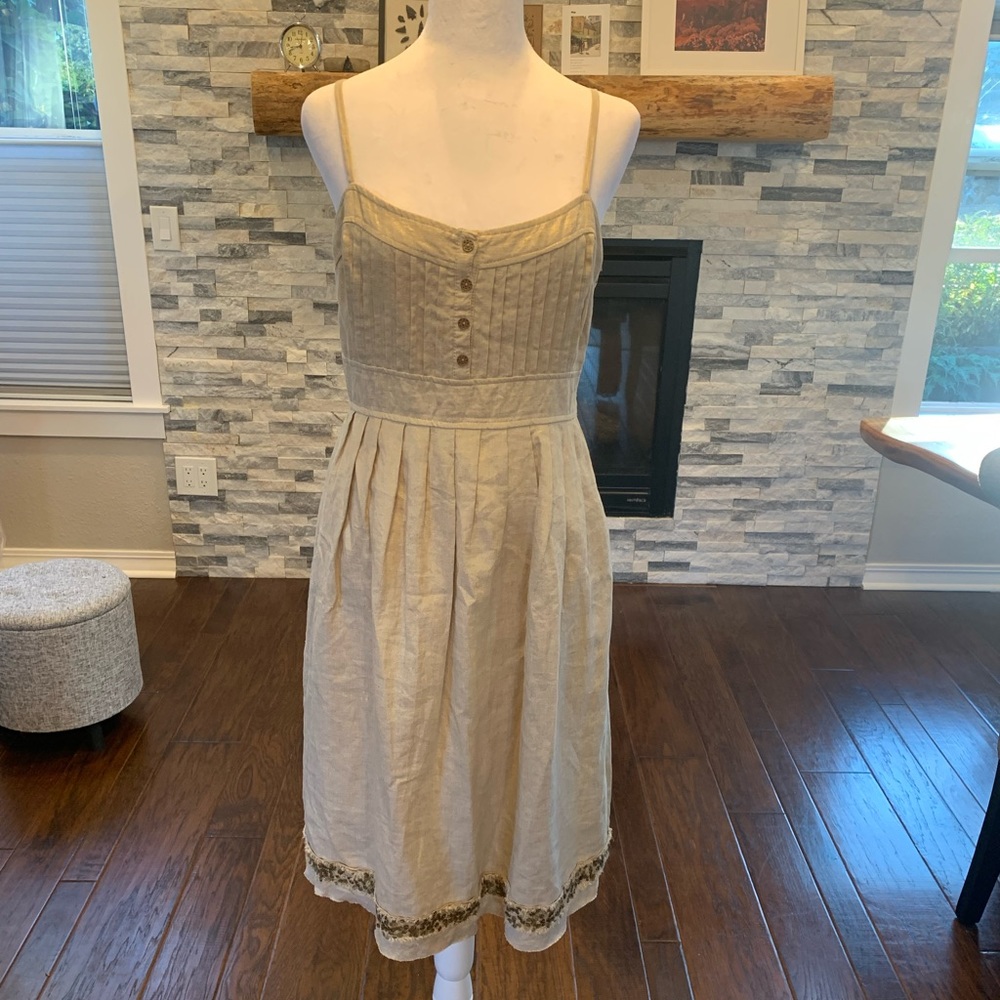 CYNTHiA STEFFENS, sequin hem, size M
